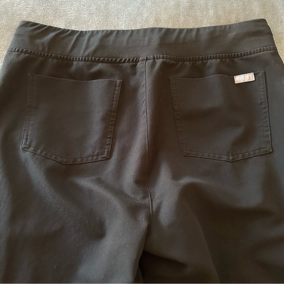 FIGS Zamora Jogger Scrub Pants Black Size M PO 1602 - Picture 13 of 15